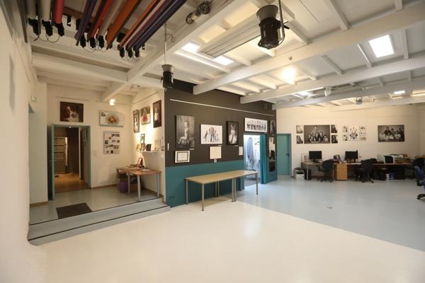 Local professionnel avec bureaux