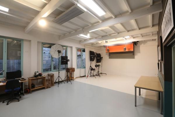 Local professionnel avec bureaux