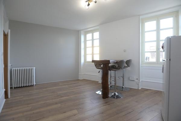 Local professionnel avec bureaux