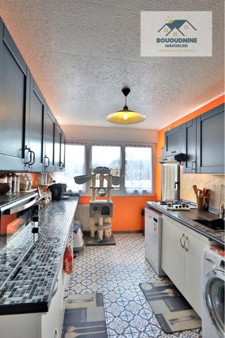 Appartement premier étage avec garage et cave !