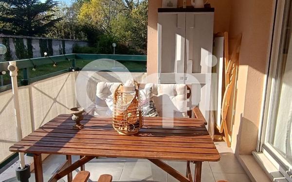 Appartement à vendre    2 pièces • 52 m2 Saint-Genis-Laval