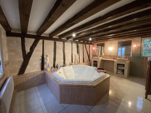 Maison à la campagne de 194 m2 env Secteur Chandai