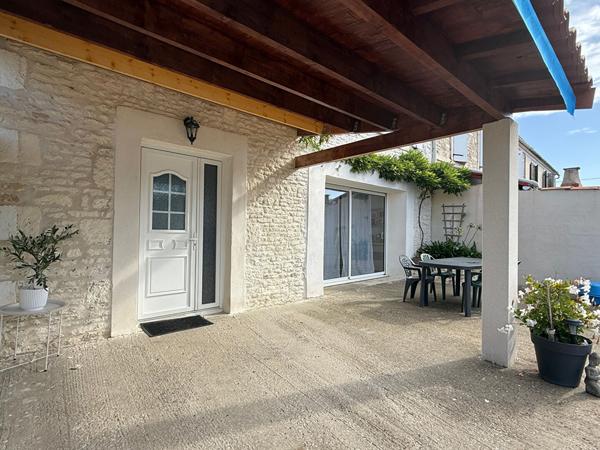 Maison Surgeres 6 pièce(s) 127 m2