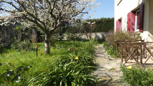 Morières-lès-Avignon villa de 185 m² avec 2 logements indépendants, garage et potentiel locatif Morieres les avignon