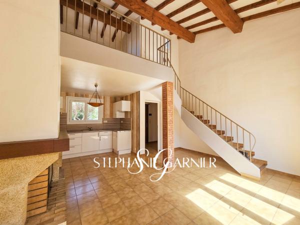 Charmante villa avec garage et jardin
