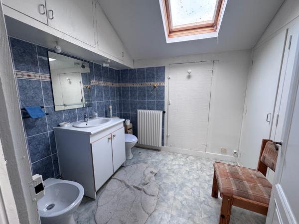 Maison 8 pièce(s) 5 chambre(s) 215 m²