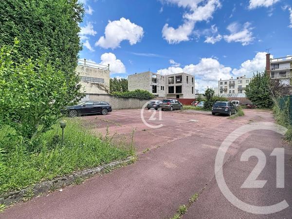 Parking à vendre  12 m 2   MONTREUIL  - 93