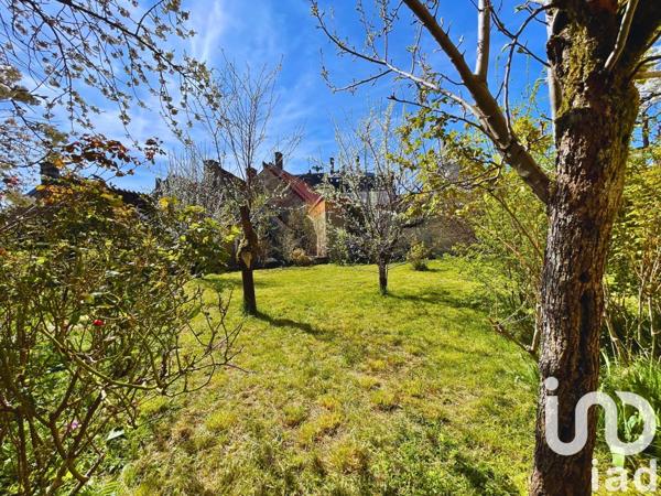 Maison 10 pièces de 200 m² à Entrains-sur-Nohain (58410)