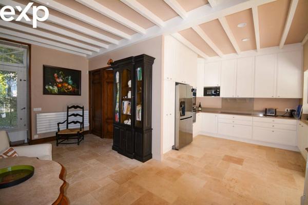 Proche de Bordeaux-Proprieté Familiale-rénovée -Piscine - Parc - Garage