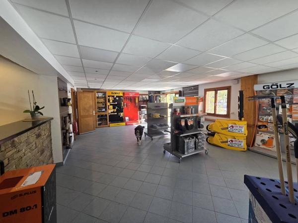 Bureau Commerce tres bon Etat Parking Gratuit