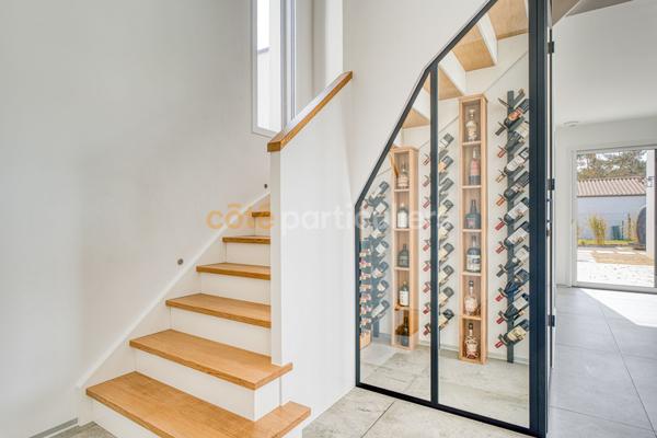 Vente
                Maison182 m² - 10 Pièces -
                    SAINT HILAIRE DE RIEZ (85270)