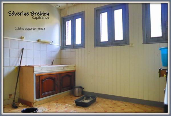 Immeuble vide composé de 2 appartements, 2 garages et un terrain à vendre CHABRELOCHE (63)