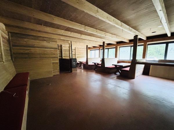 Local commercial et industriel de 1200m2