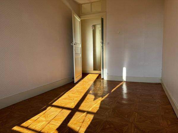 Maison individuelle au centre de Couches