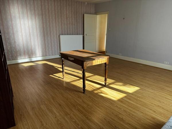 Maison individuelle au centre de Couches