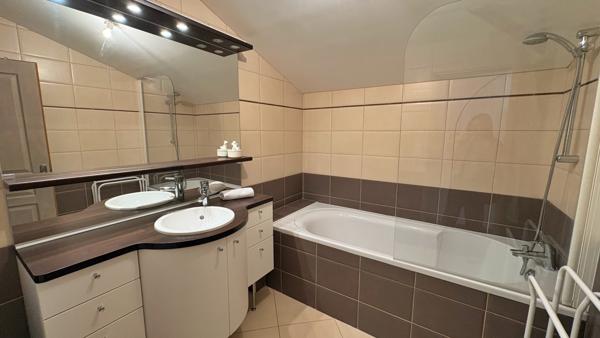 Maison 7 pièce(s) 5 chambre(s) 181 m²