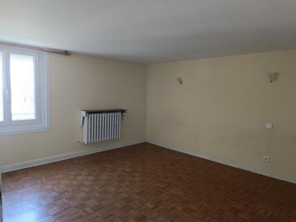Maison
         6 pièces
        - 126 m² Exclusivité 367 000 € *