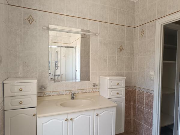 Maison
         6 pièces
        - 126 m² Exclusivité 367 000 € *
