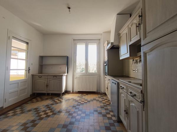 Maison
         6 pièces
        - 126 m² Exclusivité 367 000 € *