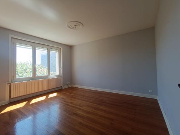 Maison
         6 pièces
        - 126 m² Exclusivité 367 000 € *