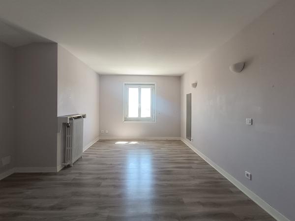 Maison
         6 pièces
        - 126 m² Exclusivité 367 000 € *