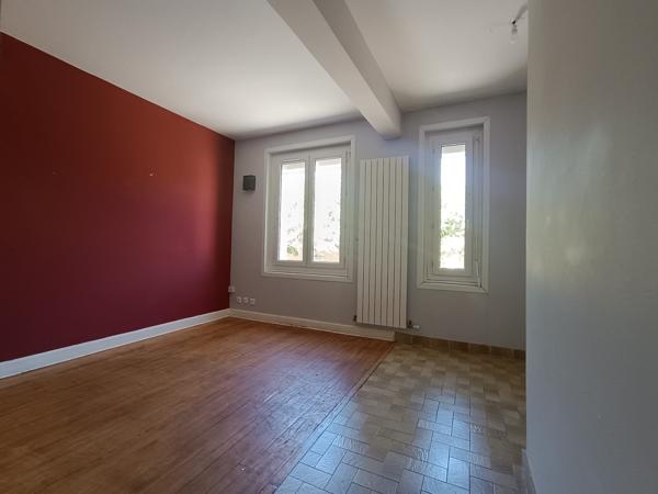 Maison
         6 pièces
        - 126 m² Exclusivité 367 000 € *