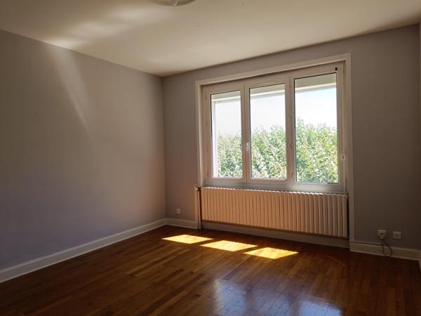 Maison
         6 pièces
        - 126 m² Exclusivité 367 000 € *