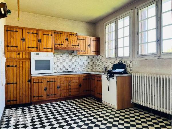 A vendre sur la commune de Précey, accès direct à la voie rapide (RN 175), maison individuelle ...