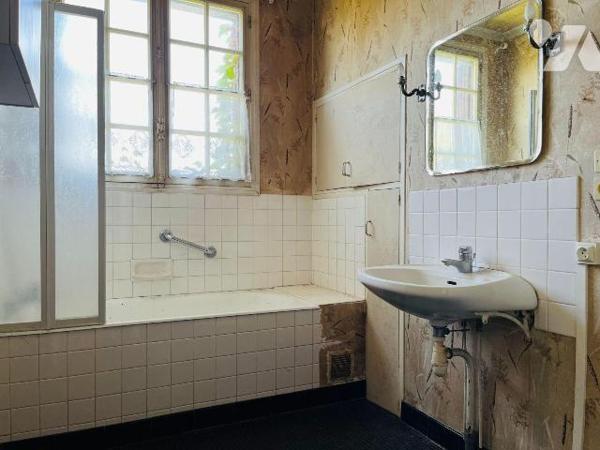 A vendre sur la commune de Précey, accès direct à la voie rapide (RN 175), maison individuelle ...