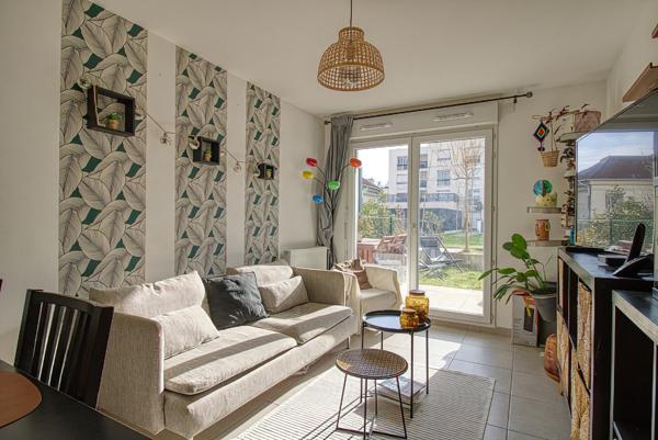 Appartement 3 pièces- 2ème étage - avec jardin privatif – Centre-ville