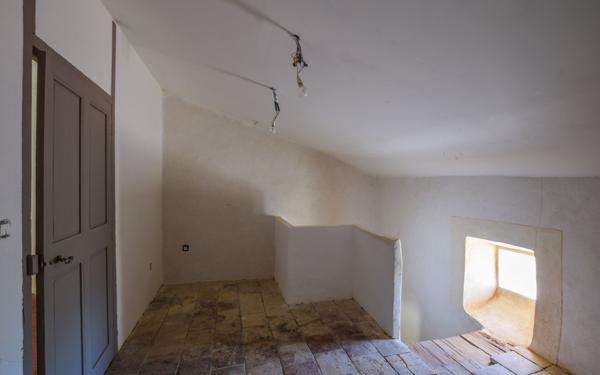 Maison à vendre    5 pièces •  Estézargues