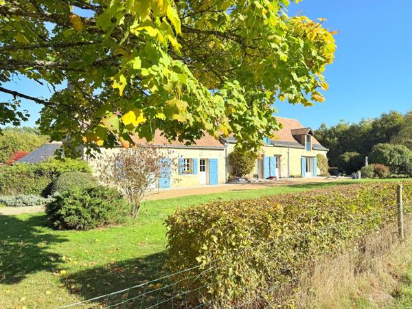 Propriété de plus de 21 hectares, forêts et prés, avec une sublime longère et dépendance