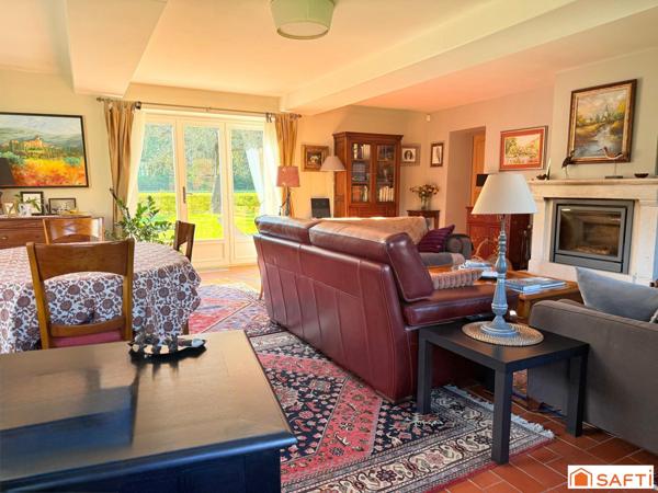 Propriété de plus de 21 hectares, forêts et prés, avec une sublime longère et dépendance