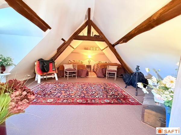 Propriété de plus de 21 hectares, forêts et prés, avec une sublime longère et dépendance