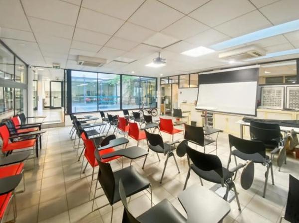 Bureaux à louer à PARIS 75009