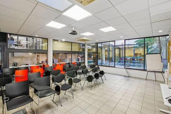 Bureaux à louer à PARIS 75009