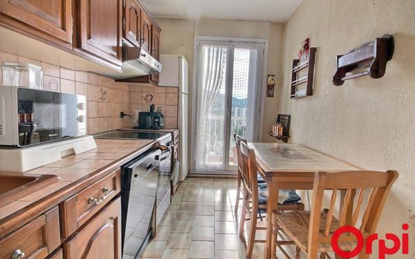 Appartement à vendre    4 pièces • 72,91 m2 Marseille 11