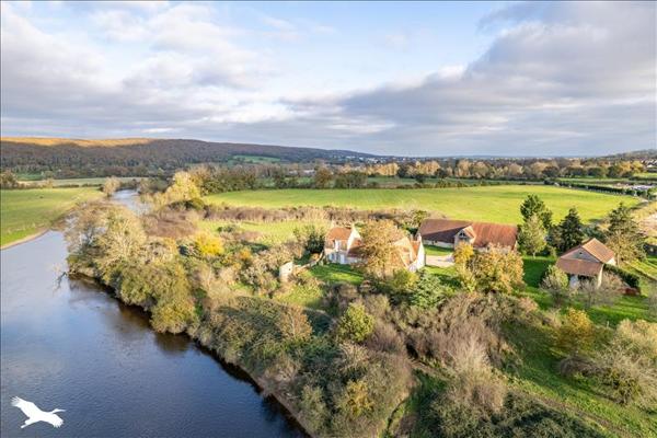 Maison à vendre |  Nozières |  9 pièces | 247 m²