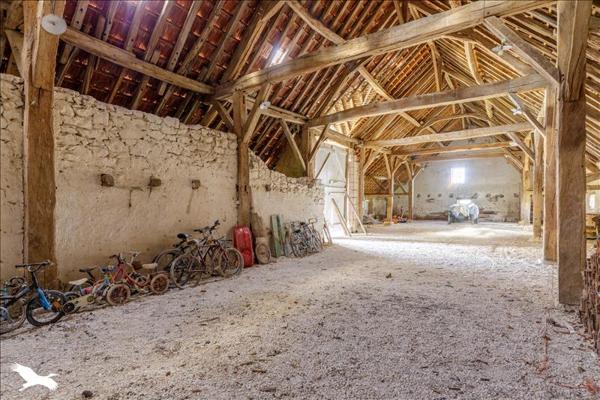 Maison à vendre |  Nozières |  9 pièces | 247 m²