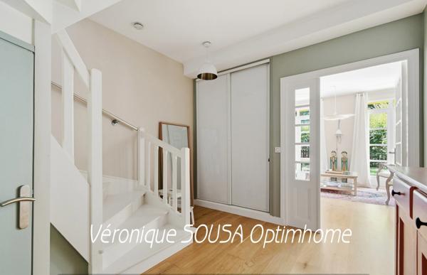 ESPRIT MAISON -TRIPLEX FAMILIAL AVEC JARDIN – PETITE RÉSIDENCE ARBORÉE SAINT GERMAIN EN LAYE