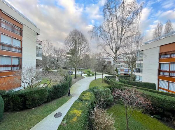 Le Chesnay (78150) Appartement 102M2 PARLY 2 - TYPE 2 - LOGGIA - SECTEUR PRE VERT - PROCHE BLANCHE DE CASTILLE ET COMMODITES - FO