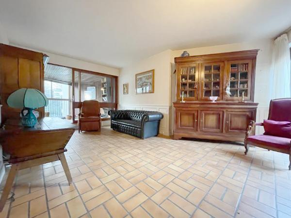 Le Chesnay (78150) Appartement 102M2 PARLY 2 - TYPE 2 - LOGGIA - SECTEUR PRE VERT - PROCHE BLANCHE DE CASTILLE ET COMMODITES - FO