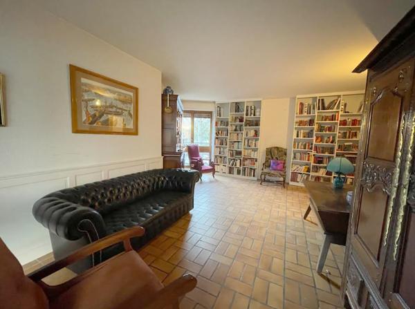 Le Chesnay (78150) Appartement 102M2 PARLY 2 - TYPE 2 - LOGGIA - SECTEUR PRE VERT - PROCHE BLANCHE DE CASTILLE ET COMMODITES - FO