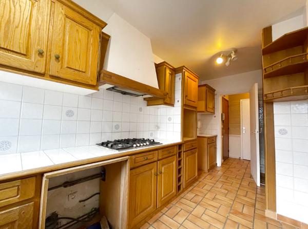 Le Chesnay (78150) Appartement 102M2 PARLY 2 - TYPE 2 - LOGGIA - SECTEUR PRE VERT - PROCHE BLANCHE DE CASTILLE ET COMMODITES - FO