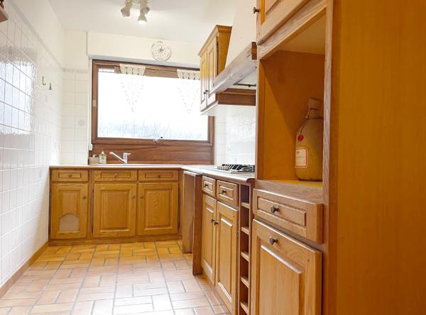 Le Chesnay (78150) Appartement 102M2 PARLY 2 - TYPE 2 - LOGGIA - SECTEUR PRE VERT - PROCHE BLANCHE DE CASTILLE ET COMMODITES - FO