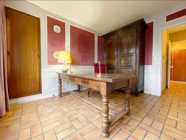 Le Chesnay (78150) Appartement 102M2 PARLY 2 - TYPE 2 - LOGGIA - SECTEUR PRE VERT - PROCHE BLANCHE DE CASTILLE ET COMMODITES - FO