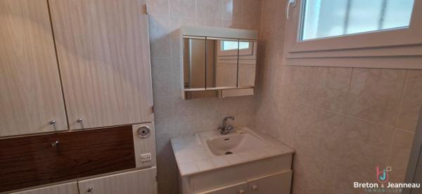 Maison de plain-pied à Loiron dans le centre