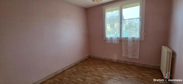 Maison de plain-pied à Loiron dans le centre