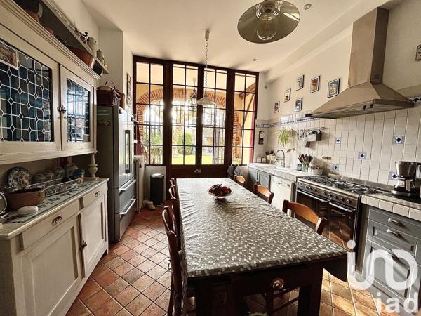 Demeure 12 pièces de 282 m² à Chaumont-en-Vexin (60240)