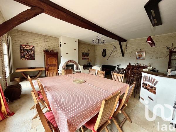 Demeure 12 pièces de 282 m² à Chaumont-en-Vexin (60240)